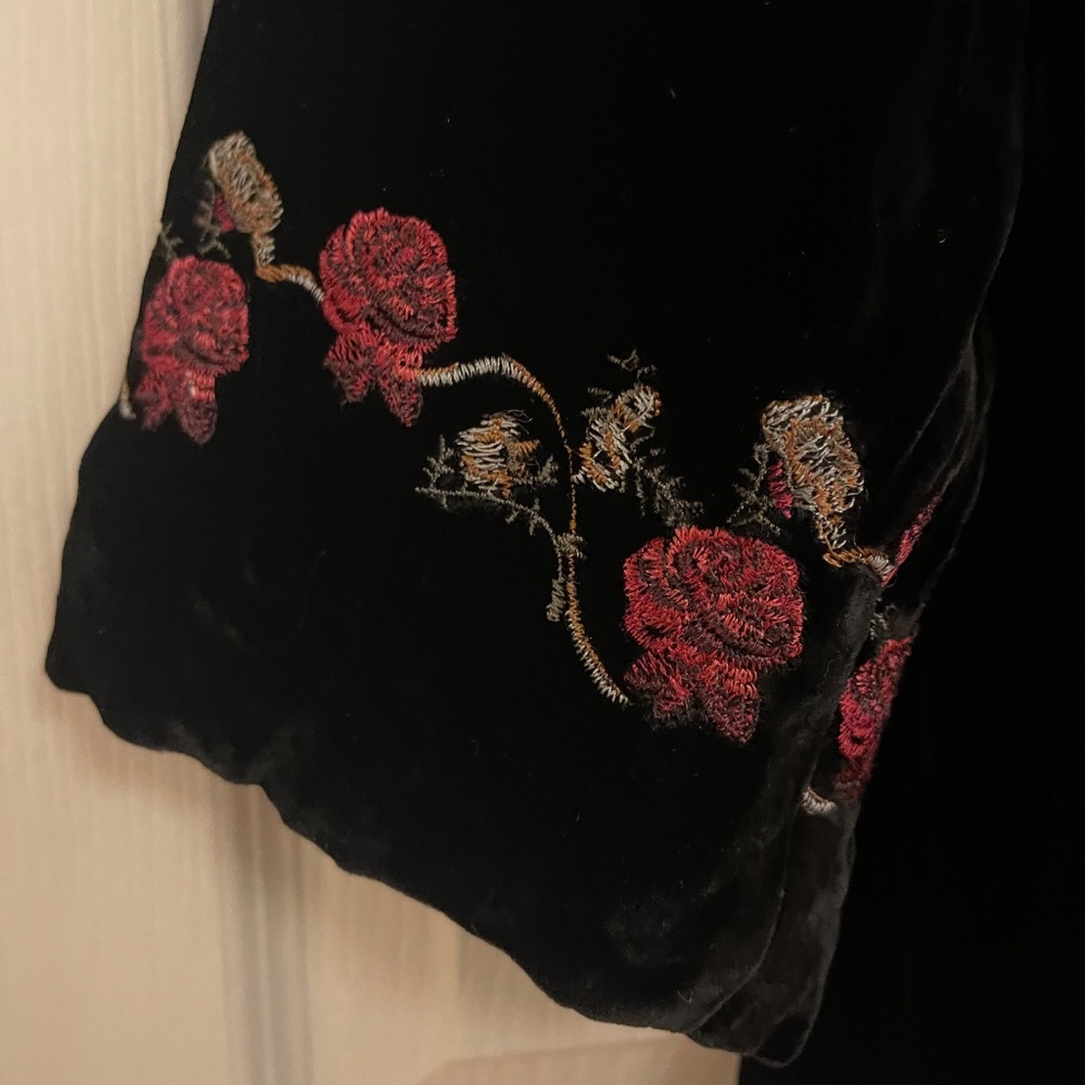 Anis A floral embroidered silk/rayon coat - Picture 5 of 6